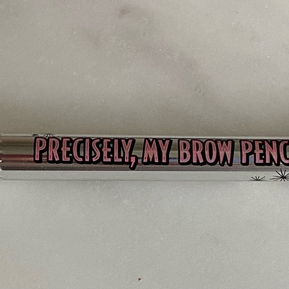 Benefit -Mini Precisely, My Brow Pencil Waterproof Eyebrow Definer - Picture 3 of 6